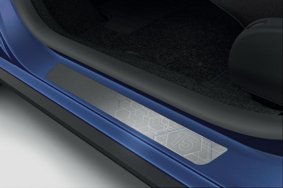 Детали интерьера Dacia Logan MCV Stepway SE Twenty Special Edition 2020 года  (фото 6 из 10)